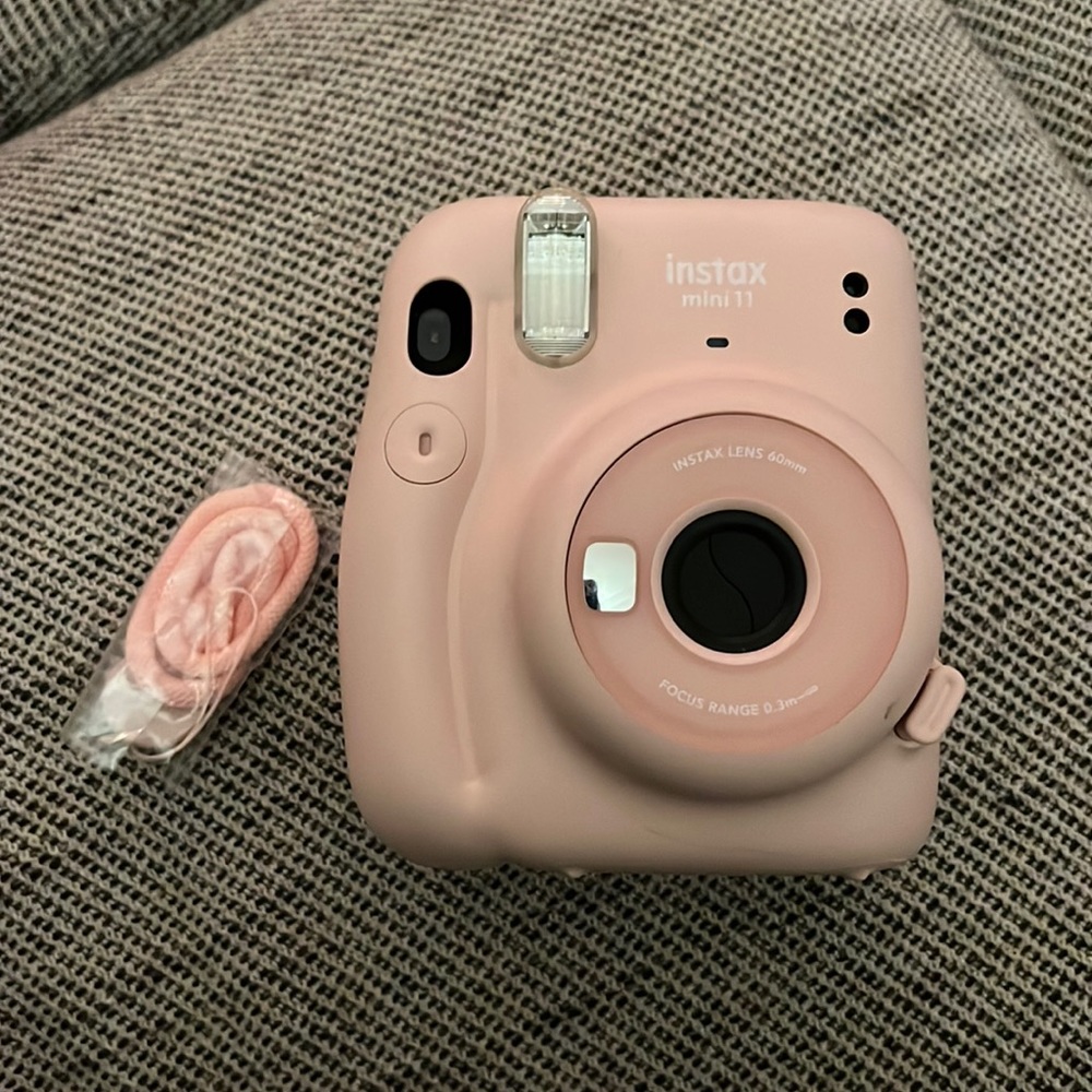 Fujifilm Instax Mini 11 Instant Camera - Blush Pink 4.8" x 4.2" x 2.6"